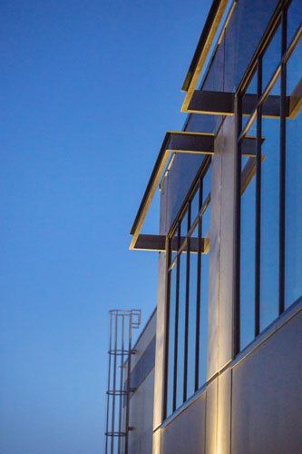 challenger truck maintenance facility in abbotsford, bc